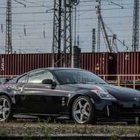 Black 2005 Nissan 350Z on Silver/Chrome Nismo LM GT4
