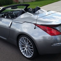 Silver/Chrome 2004 Nissan 350Z on Silver/Chrome KMC KM693 Maze