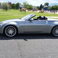 Silver/Chrome 2004 Nissan 350Z on Silver/Chrome KMC KM693 Maze