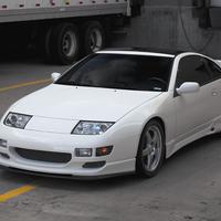 White 1990 Nissan 300ZX on Silver/Chrome 5zigen 5ZR Copse